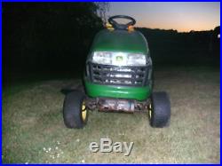 2007 LA100 5 speed john deere riding lawn mower with briggs and stratton engine
