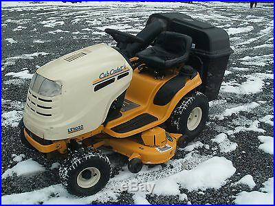 CUB CADET LT1022 LAWN TRACTOR 22HP V-TWIN B&S 46 DECK W/ TWIN BAGGER