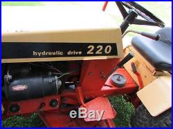 Case 220 lawn & garden tractor / mower with deck