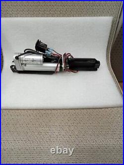 Ferris Electric Deck Lift for ISX3300, IS3200Z, ISX2200, and IS2100Z