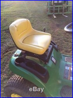 John Deere 125 Lawn Tractor With 42Deck Exceptional Condition