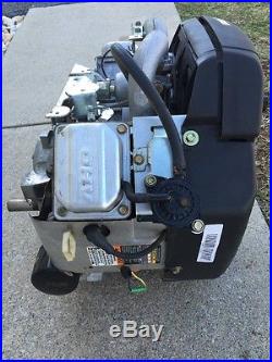 John Deere LA130 Lawn Mower Briggs & Stratton 21HP Vertical Twin Cylinder Engine