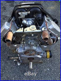 John Deere LA145 Lawn Mower Briggs & Stratton 22HP Vertical Twin Cylinder Engine