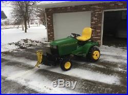 John Deere model 425 lawn tractor