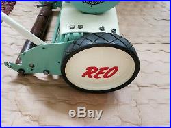 Reo Model we 18 Vintage 1950's Reel Lawn Mower