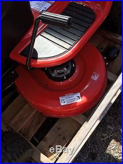 Snapper SPX2242 Lawn Tractor with 22HP, 42 mower deck, B&S Engine. NOS
