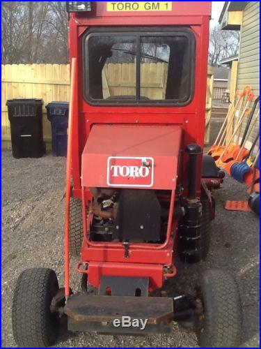 Toro Groundsmaster 325-D 4WD W/ Cab & Broom